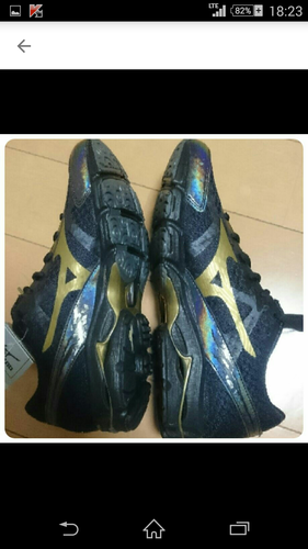 新品未使用Mizunoミズノ ウェーブライダー17  黒×金
