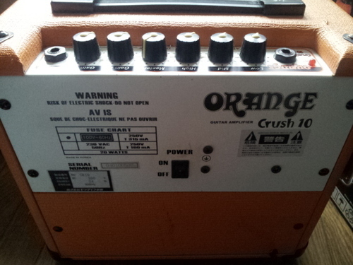 ORANGE crush10の20wattsアンプ