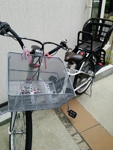 急募！ホワイトキレイ目で、後ろ乗せは新品です！