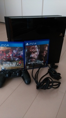 Ps4本体　箱+ソフト2本+LANケーブル+HDMI 付き